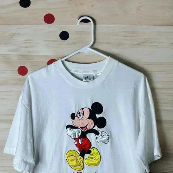 The Disney Store Rare Vintage Embroidered Mickey Mouse Tee Great Condition - Picture 4 of 4